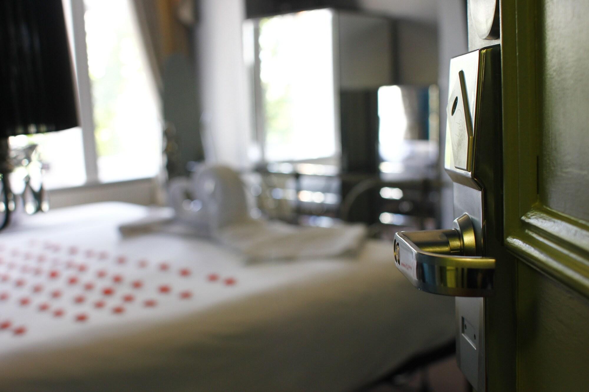 The Victoria Manchester By Compass Hospitality Hotel 3*