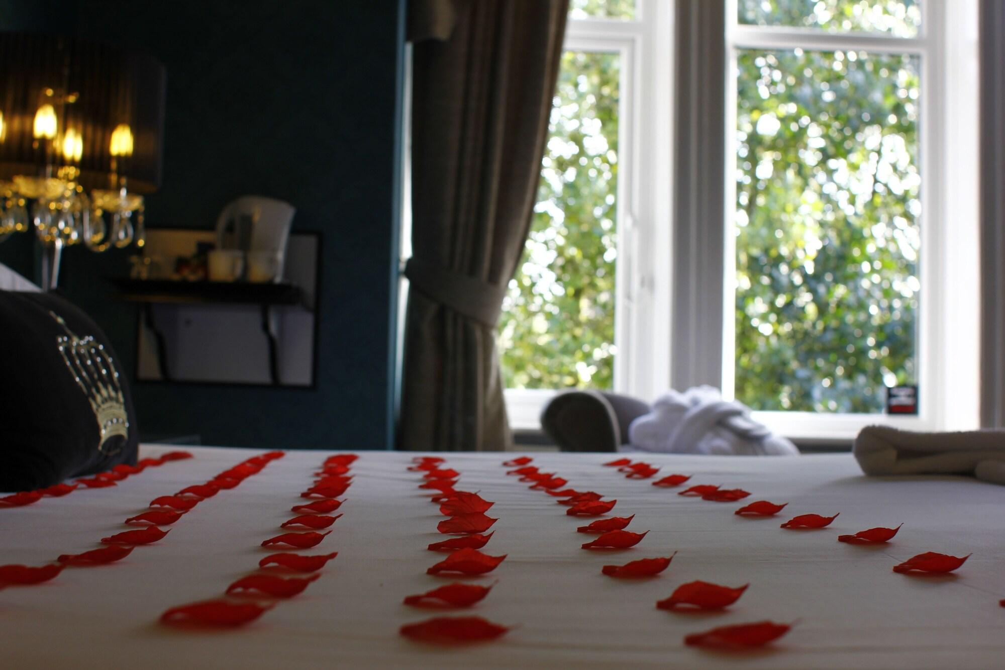 Hotel The Victoria Manchester By Compass Hospitality 3*